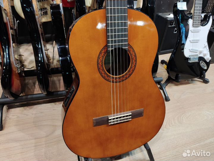 Yamaha CX40 - электро-классическая