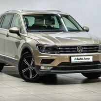 Volkswagen Tiguan 2.0 AMT, 2017, 95 996 км, с пробегом, цена 2 698 000 руб.