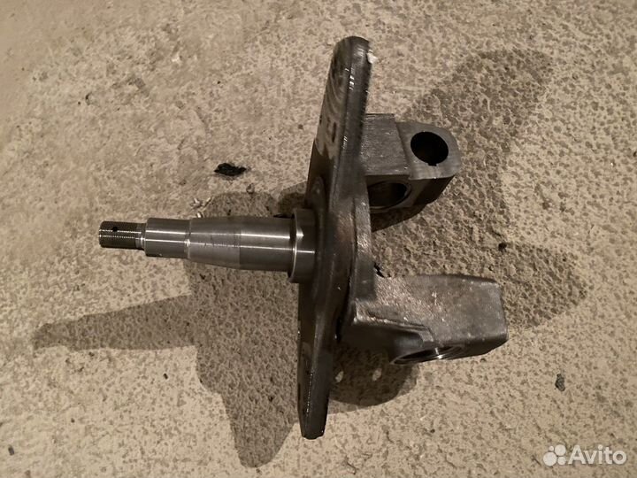 Кулак поворотный правый паз Вектор Next