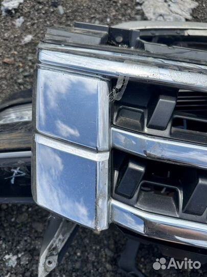 Решетка радиатора Mitsubishi Pajero 4 2006-2018