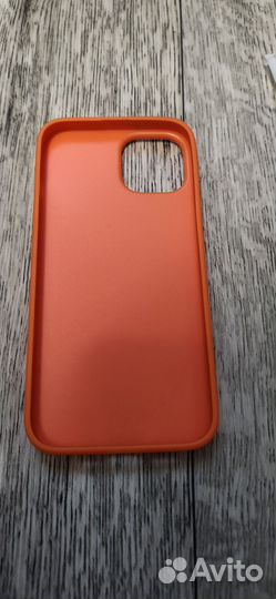 Чехол на iPhone 13