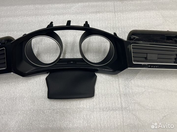 Накладка панели приборов Tiguan2 5NB857189E HZG