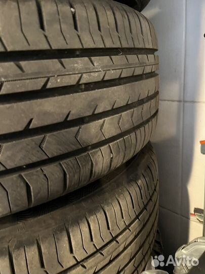Continental ContiPremiumContact 215/55 R17 94V