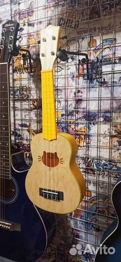 Укулеле желтая + чехол