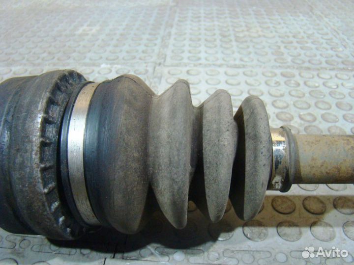 BMW X1 E84 Полуось задняя левая