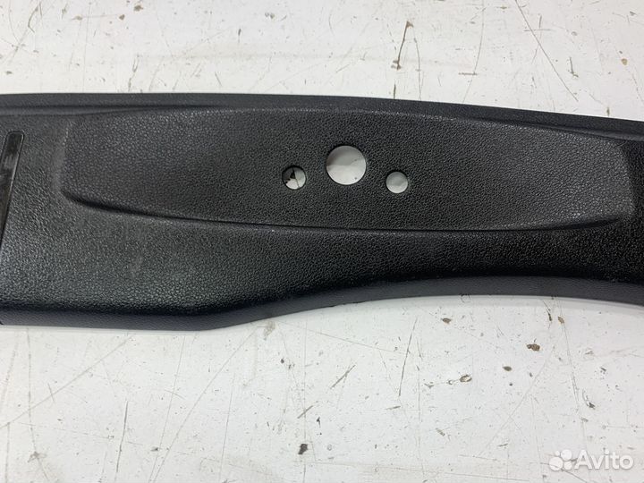 Ford fusion накладка на замок багажника, пластик