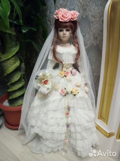 Кукла фарфоровая коллекционная