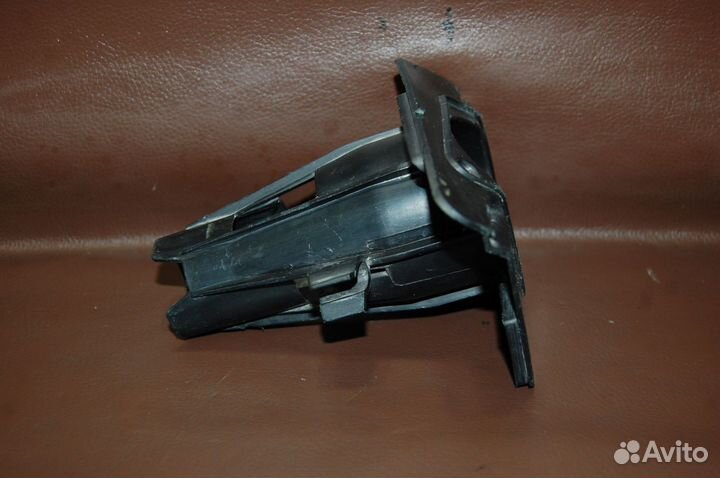 Кронштейн насоса-омывателя фары правый - BMW X5 F1