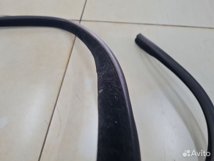 Уплотнительная резинка задняя Bmw X5 F15 N57 2015