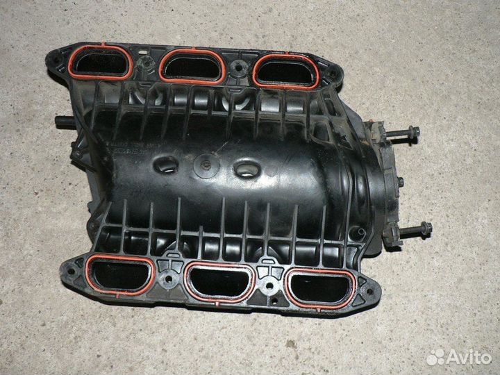 Коллектор впускной Крайслер 3.3 04781395AC караван