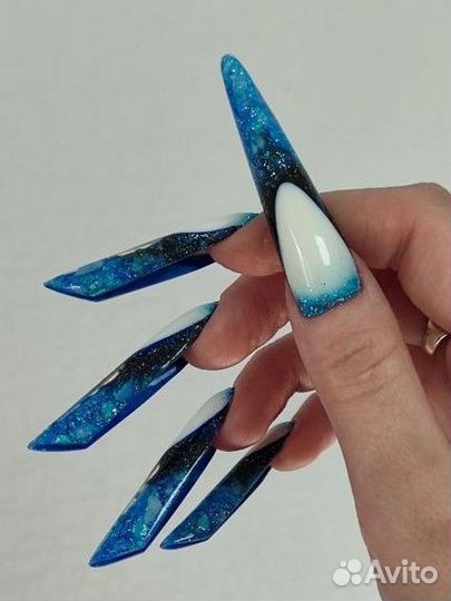 Маникюр, педикюр, наращивание ногтей