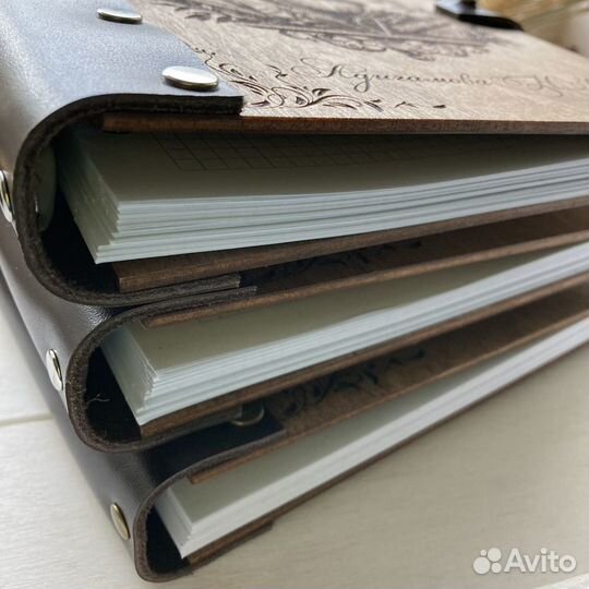 Блокнот из дерева и кожи