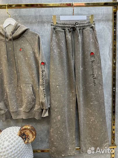 Двойка с стразами и