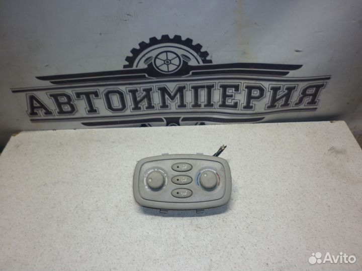 Панель заднего климат-контроля Toyota Sienna 2