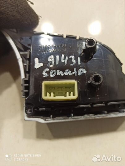 Блок кнопок руля(левый) (Hyundai Sonata viii DN8)