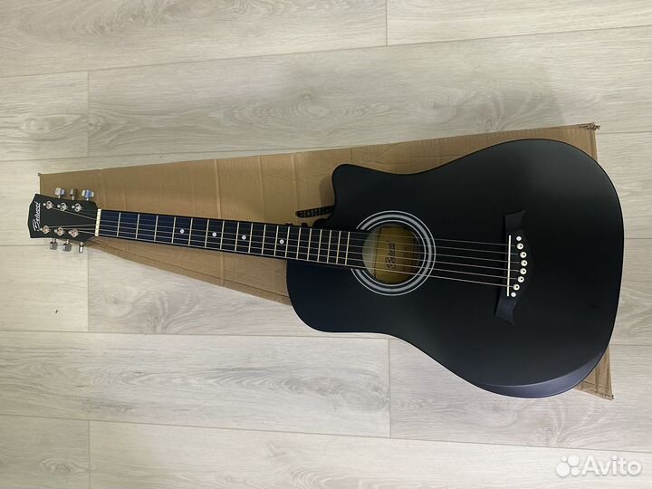 Новая акустическая гитара