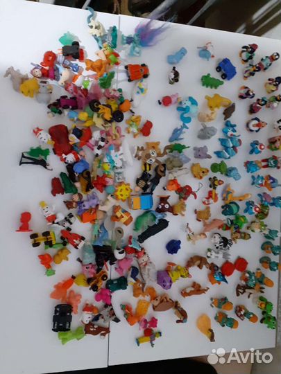 Игрушки из киндера пакетом