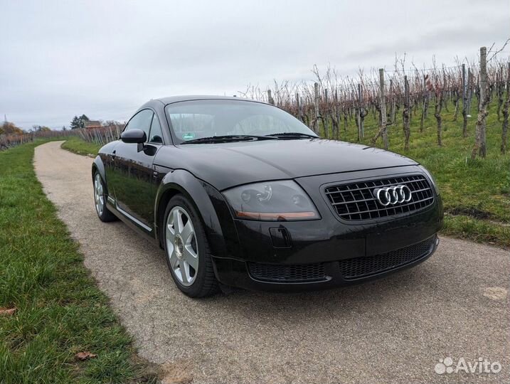 В разборе Audi TT 2002