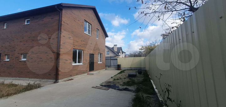 Дом 225 м² на участке 4 сот.