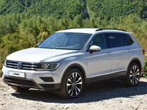 Volkswagen Tiguan Allspace 2.0 AT, 2018, 111 700 км, с пробегом, цена 2 490 000 руб.