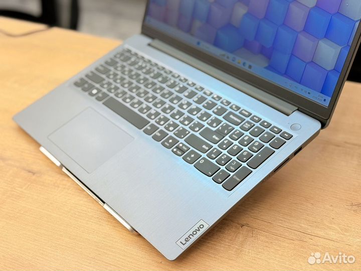 Ультрабук Lenovo IPS AMD Ryzen 3 5300U + 8 RAM