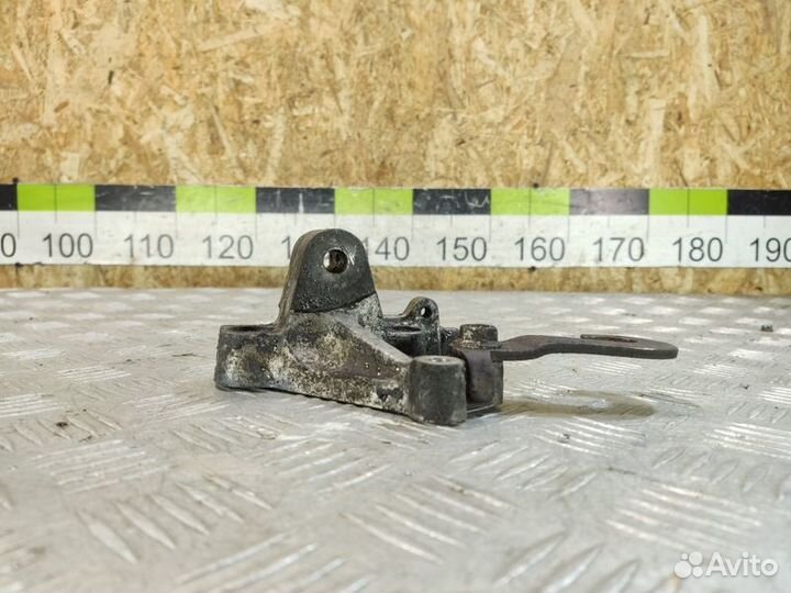 Кронштейн генератора Toyota Corolla e10