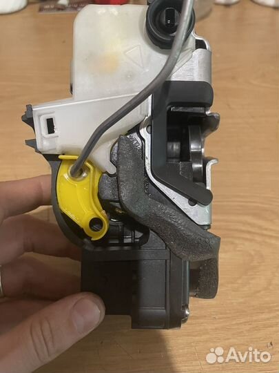 Замок левый opel astra j