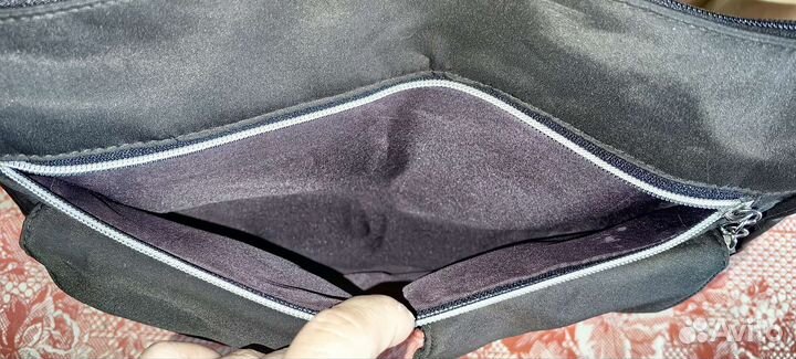 Сумка вмещает формат А4