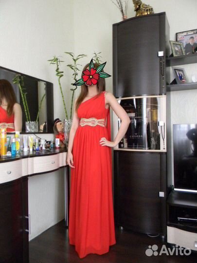Красное вечернее платье