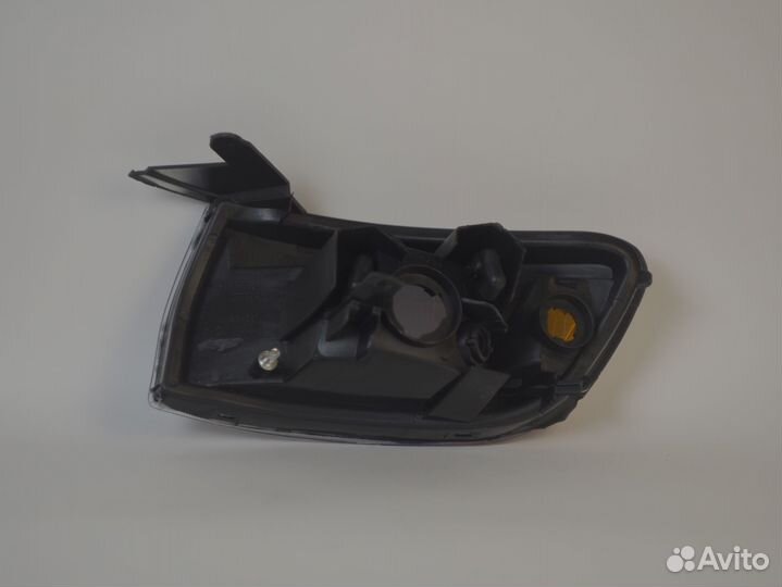 Габарит правый Toyota Chaser X90