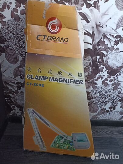 Лампа лупа на струбцине