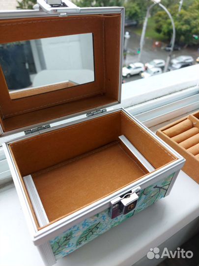 Шкатулка для украшений