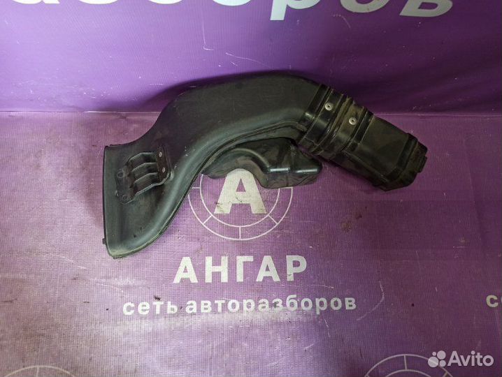 Воздухозаборник Mitsubishi Outlander Xl