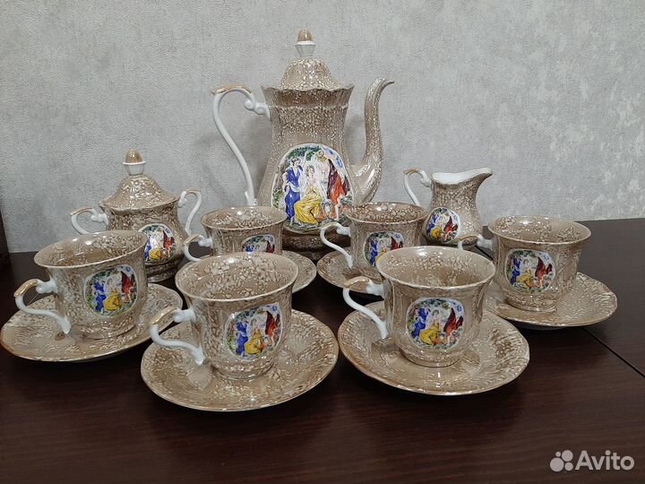 Чайный сервиз на 6 персон из фарфора