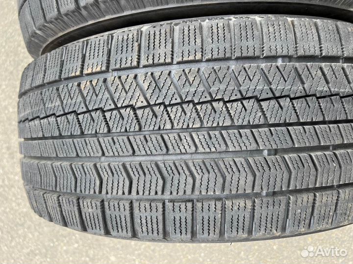 Bridgestone Blizzak VRX2 225/55 R17 97Q