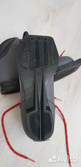 Лыжные ботинки 32 Larsen