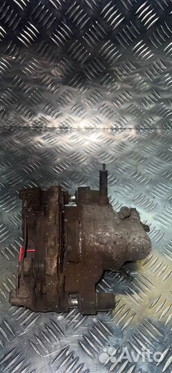 Суппорт тормозной задний правый Renault Laguna 3