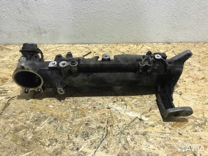 Впускной коллектор Toyota Hiace KDH200 2KD-FTV