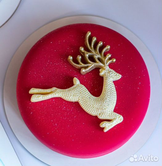 Фигурка оленя