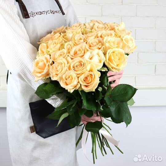 Розы разных расцветок - с доставкой по городу