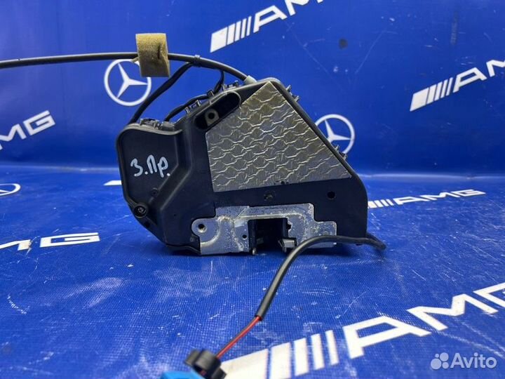 Замок двери задний правый Mercedes E320 W211