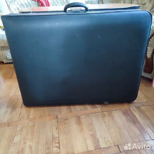 Массажная кушетка