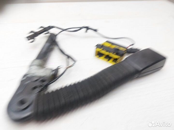 Замок ремня безопасности передний левый Bmw 5 Е60