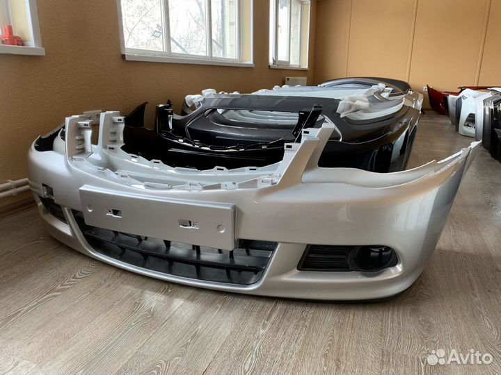 Бампер передний Nissan Almera G15 Серебристый ZBD