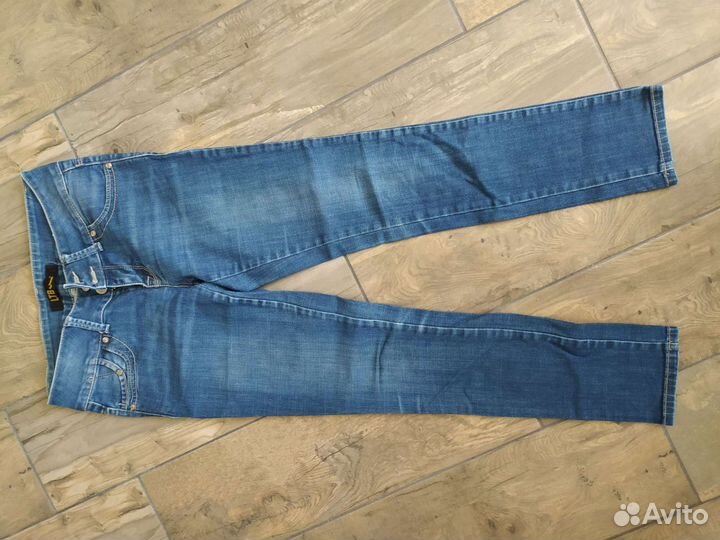 Джинсы женские