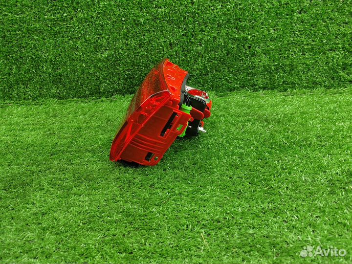 Фонарь в крышку багажника правый Audi A6 C7 седан