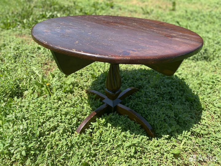 Журнальный столик круглый дерево