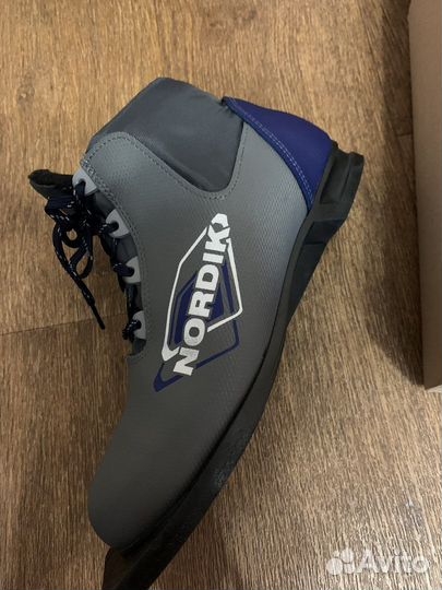 Лыжные ботинки