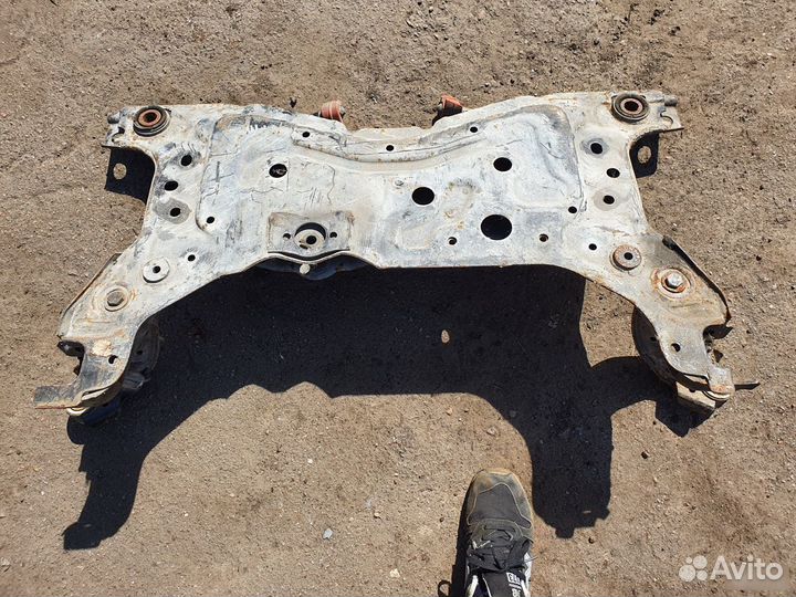 Подрамник передний Mazda Mazda3