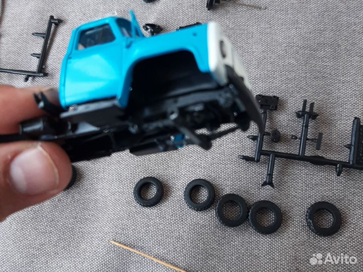 Модель автомобиля 1 43